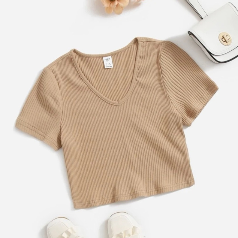 SHEIN Teen Girls V-neck Rib-knit Crop Tee